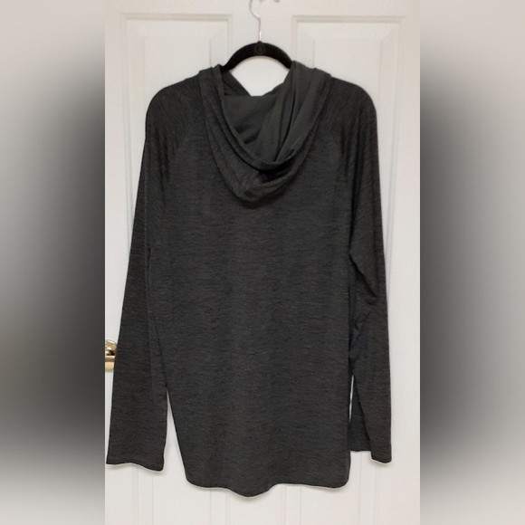 Under Armour Heat Gear men's  size 2xl pull over long sleeves hooded top - Picture 3 of 10